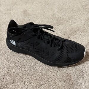 NWOT The North Face Black Mesh Lace-Up Athletic Shoe